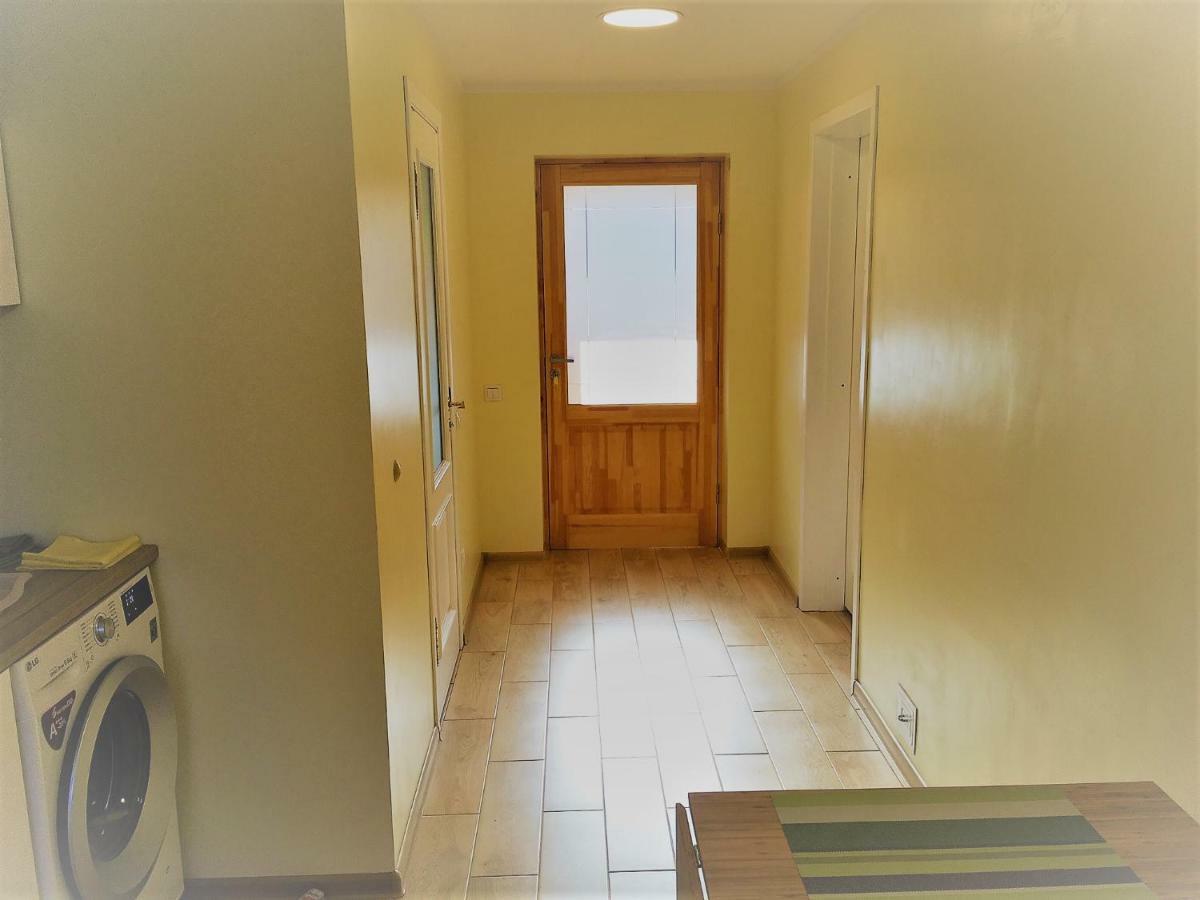 Excelent Apartment With Garden And Free Parking Riga Exterior photo